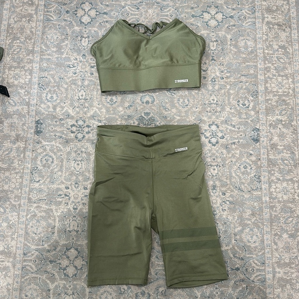 Glossy Sports Bra and Biker Shorts Workout Set Outfit Oil Green Small